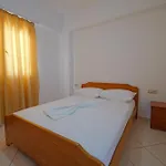 Dana * Sarandë