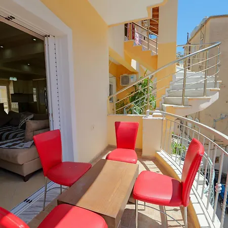 Dana * Sarandë